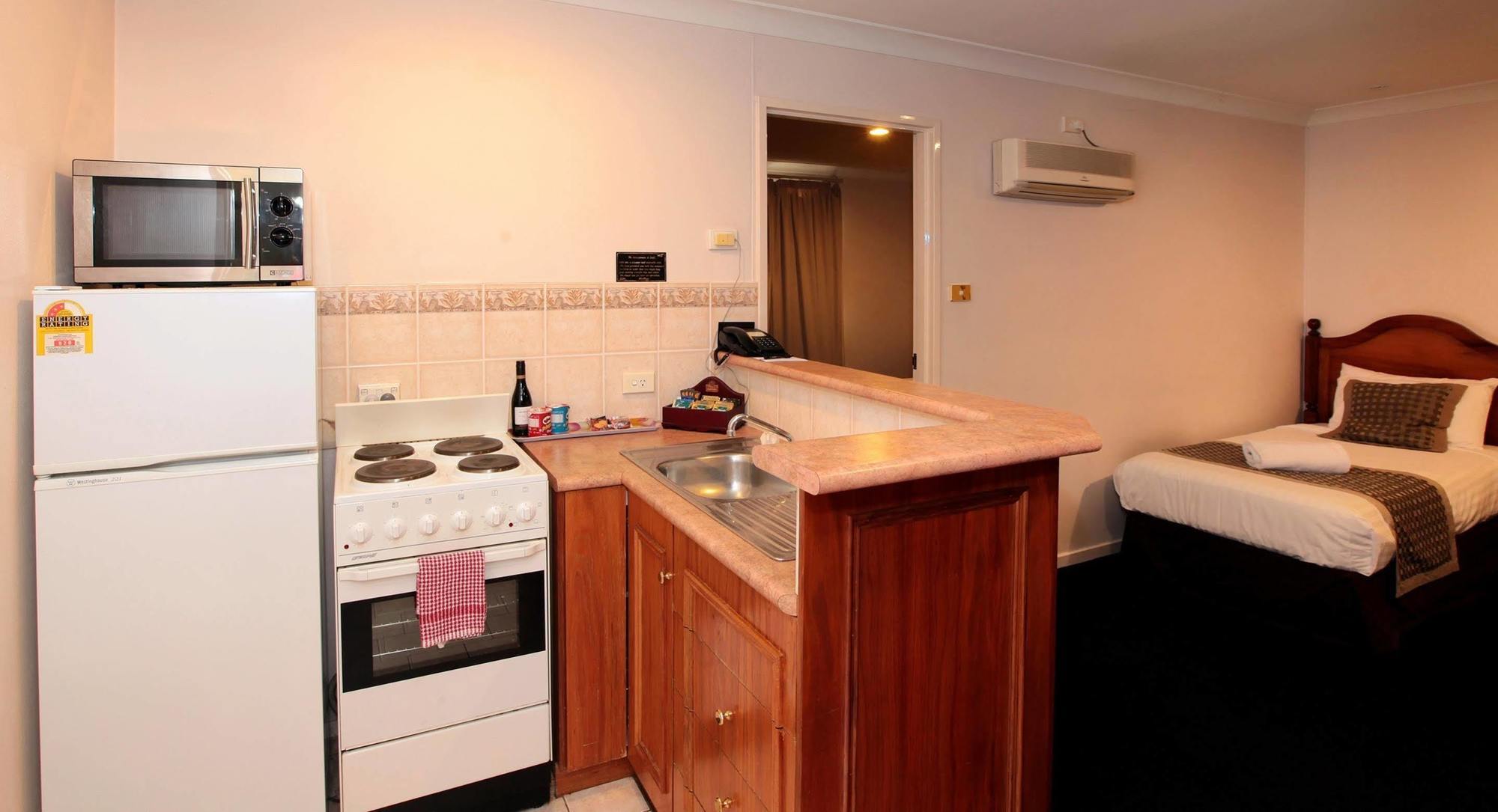 Best Western Ambassador Motor Inn & Apartments Wagga Wagga Kültér fotó